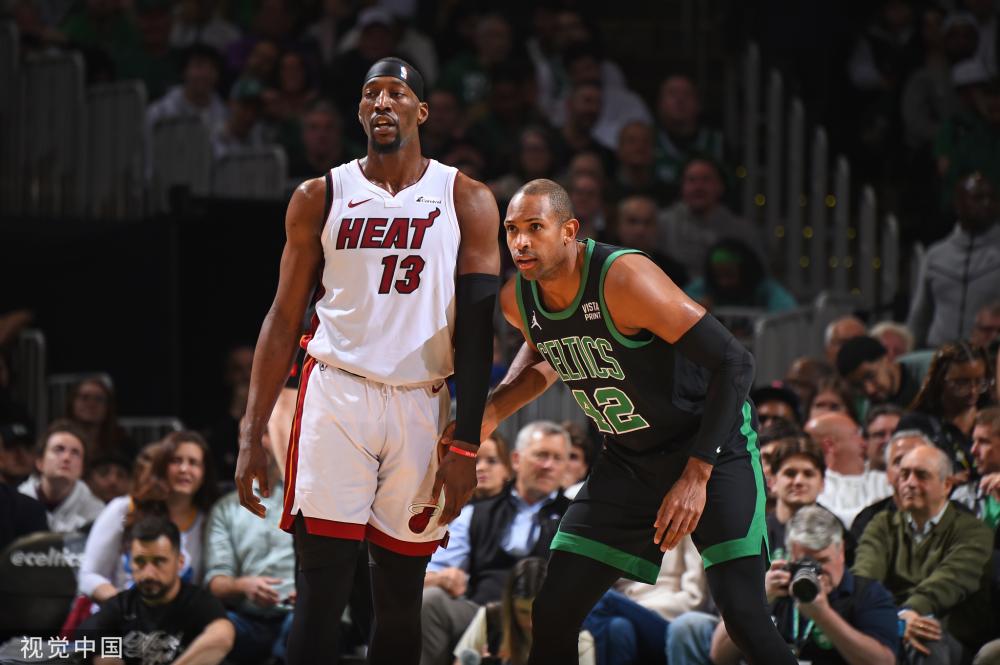 他在轮胎管 他在轮胎管